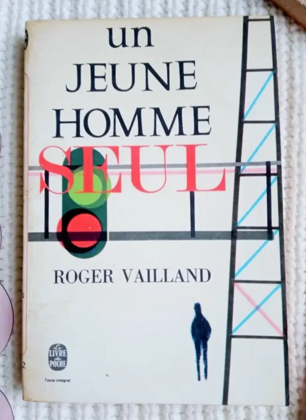Un jeune homme seul